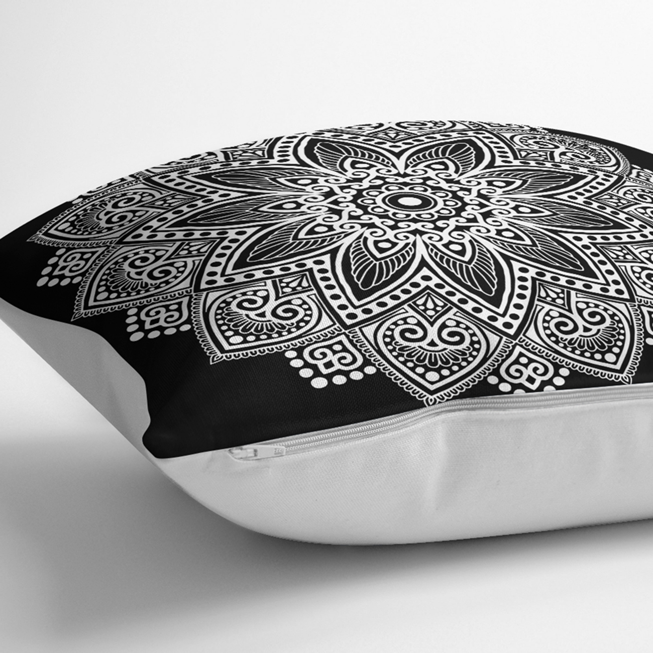 Siyah Beyaz Mandala Tasarımlı Dekoratif Kırlent Kılıfı Toptan Masa Örtüsü